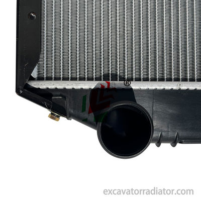 Hino R418 New Truck OEM16400E0K00 Radiador de refrigeração Automóvel Tanque de água Motor de montagem fábrica vendas directas