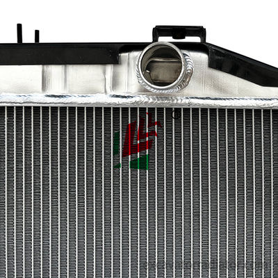 Jinlong Autobus Radiador refrigerador B5J Assemblagem de alumínio Sistema de refrigeração do motor do automóvel de passageiros Tanque de água para ônibus