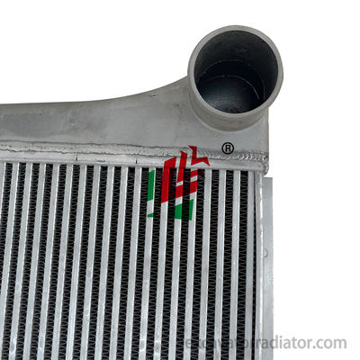 Jinlong Autobus Radiador intercooler 211600040 Assemblagem Alumínio Sistema de refrigeração do motor do automóvel de passageiros Tanque de água para ônibus